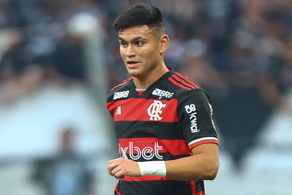 alcaraz deixou o flamengo rumo ao everton