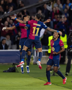 Comemoração do Barça entre Raphinha e Lamine Yamal. Foto: Reprodução / Instagram