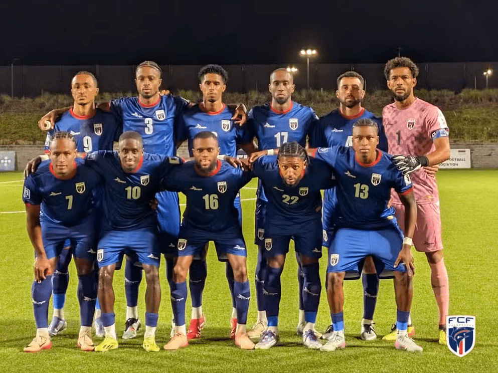 Elenco de Cabo Verde, que garantiu vaga inédita na Copa do Mundo — Foto: Divulgação/Federação Caboverdiana de Futebol