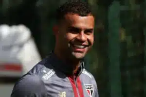 Alisson, do São Paulo, acerta com o Corinthians