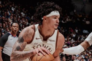 Gui Santos em ação pelo Golden State Warriors