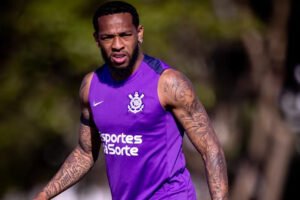 Martínez, volante venezuelano do Corinthians, rompe ligamento e deve estar fora da temporada 2026