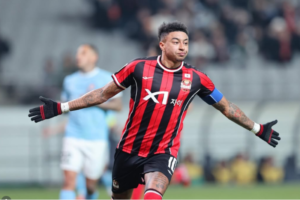 Jesse Lingard chega ao Brasil para assinar com o Corinthians