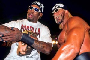 Dennis Rodman ao lado de Hulk Hogan, ambos eram parte da NWO