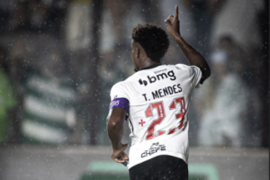 Novo capitão do Vasco, Thiago Mendes chama o protagonismo e faz jus a braçadeira