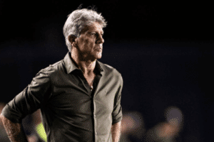 Vasco tem sequência de cinco jogos sem vencer