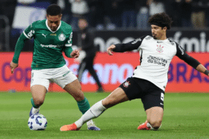Palmeiras e Corinthians se enfrentam em Derby Paulista disputado anteriormente.