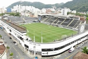 Vila Belmiro, estádio do Santos, passará por obras de modernização e reforma.