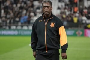 Clarence Seedorf prepara Corinthians para enfrentar Vasco pelo Campeonato Brasileiro de 2026